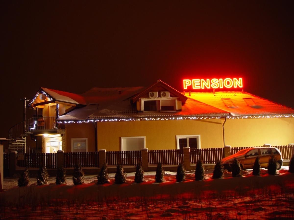 Penzion Rozkos Prŭhonice Luaran gambar